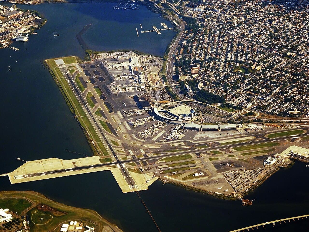 拉瓜迪亚机场（LGA）翻新完成：新航站楼体验大升级