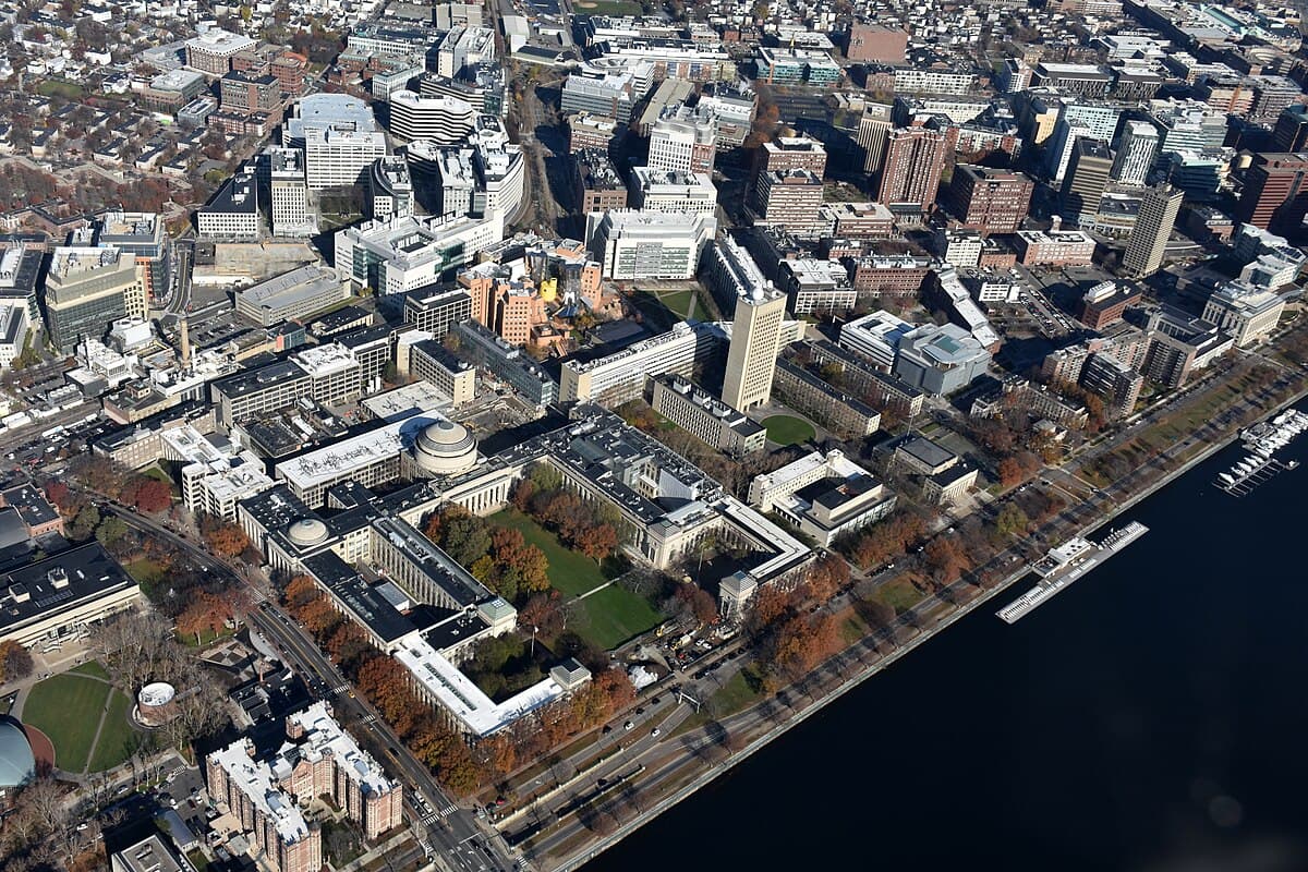 MIT — Massachusetts Institute of Technology · 麻省理工学院 — Grandlink School Transfer