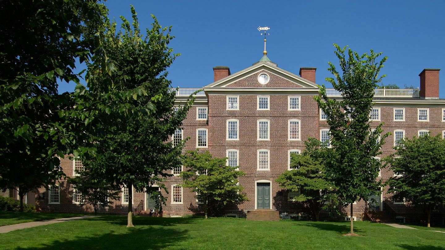 Campus: Brown University Airport Transfer | Direct from JFK, LGA & EWR