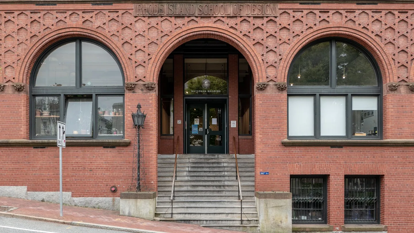 Grandlink private car service serving Rhode Island School of Design