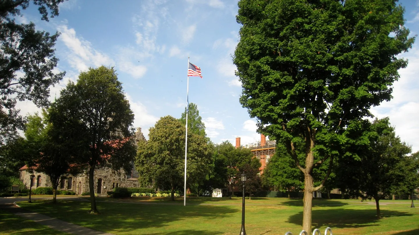 Grandlink private car service serving Tufts University